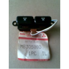 MB305880 MITSUBISHI GALANT HARİTA OKUMA LAMBA ANAHTARI